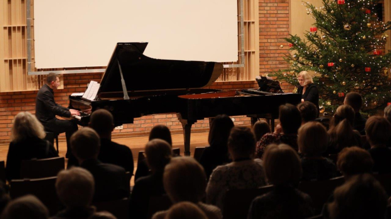 2023-12-08-w-roli-glownej-fortepiany-fot -k-7-