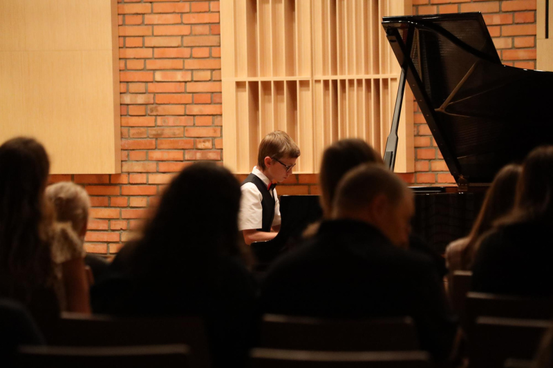 1 10 2024-estrada-mlodych -o-10- 1