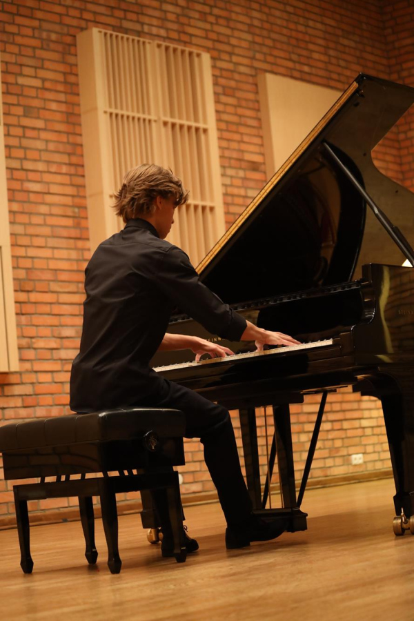 1 10 2024-estrada-mlodych -o-18- 1