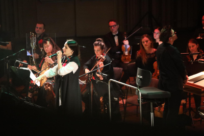 Elektryzująca, kolorowa i nasycona emocjami  muzyka z filmu „Chłopi” zabrzmiała dziś u nas – na żywo