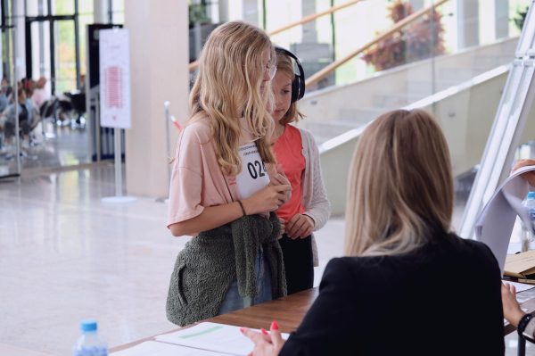 casting-13-14 09-18- 1