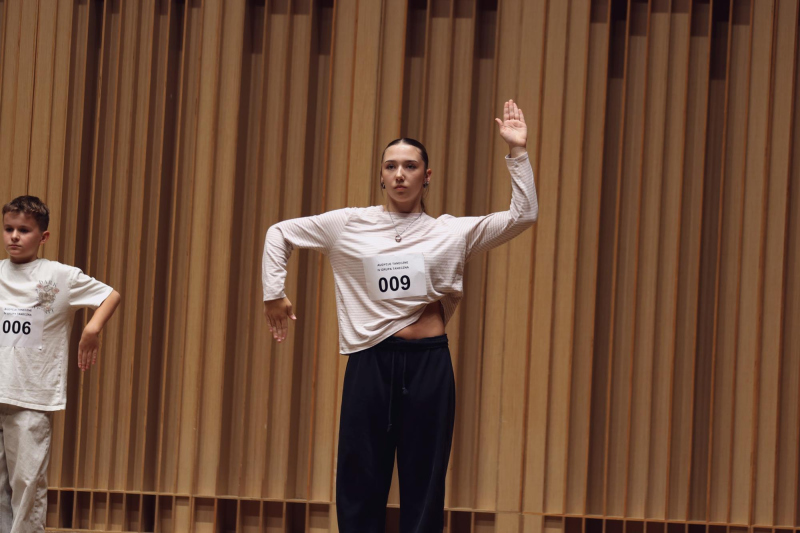 casting-13-14 09-85- 1