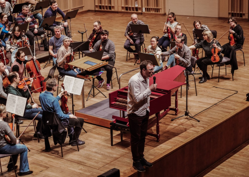 POD UROKIEM WALTORNI