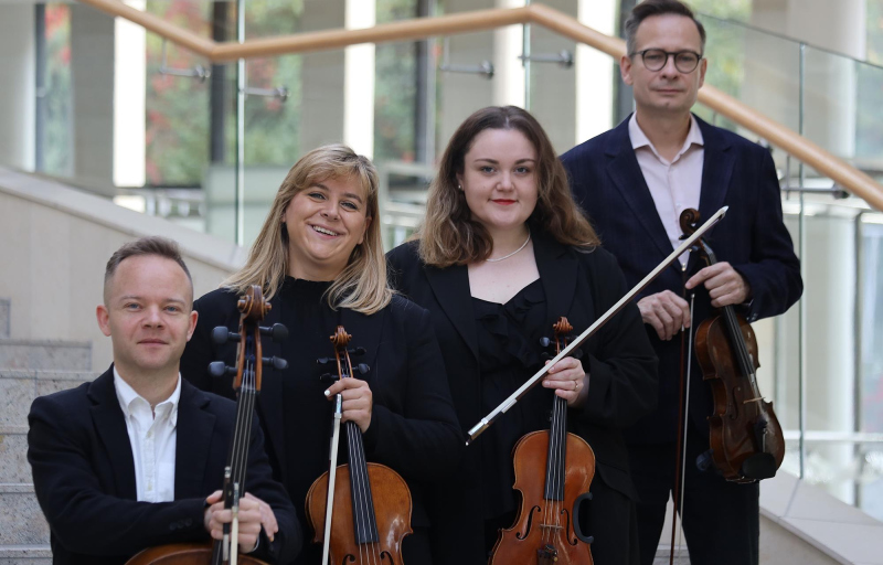 MIĘDZY SERCEM A ROZUMEM