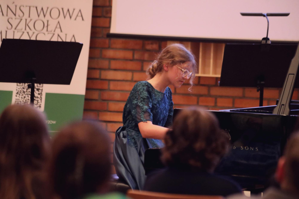 2025-11-27-konkurs-bach-fot -ilona-100-