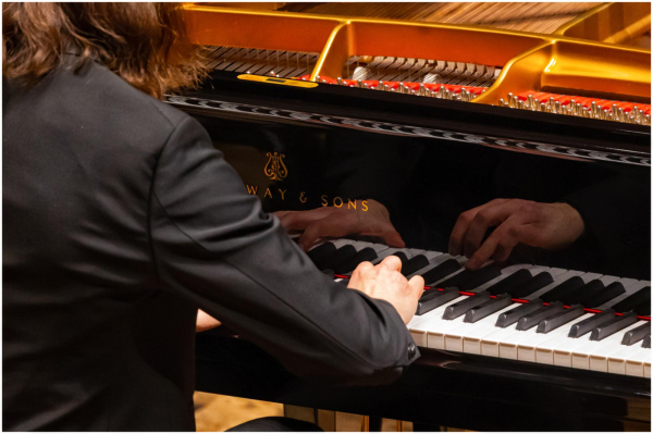 Muzyka pamięci i pojednania – koncert „Ponad podziałami”