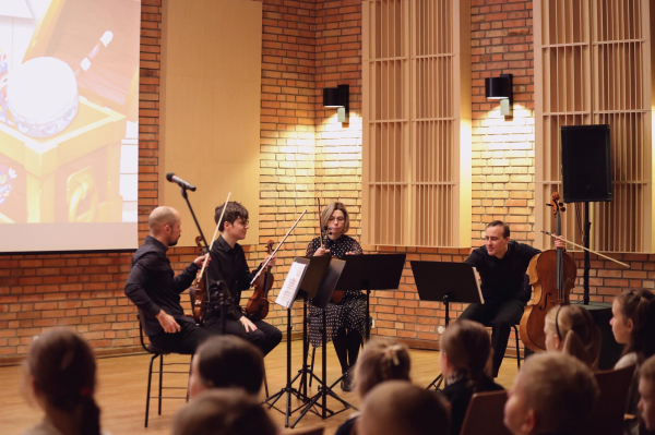 2025-11-17-20-fot -ilona-23-copy-