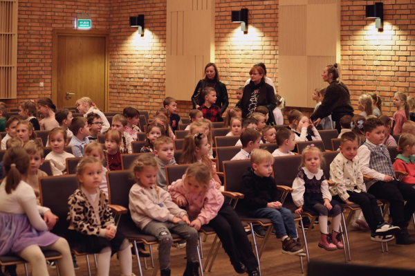 2025-11-17-20-fot -ilona-40-copy-