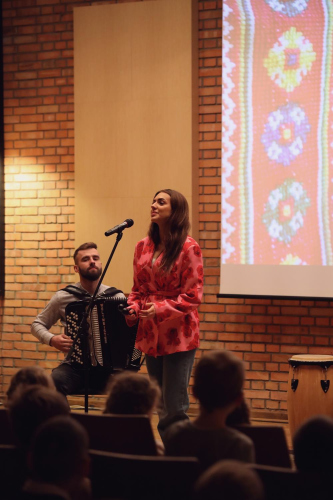 2025-11-17-20-fot -ilona-50-copy-