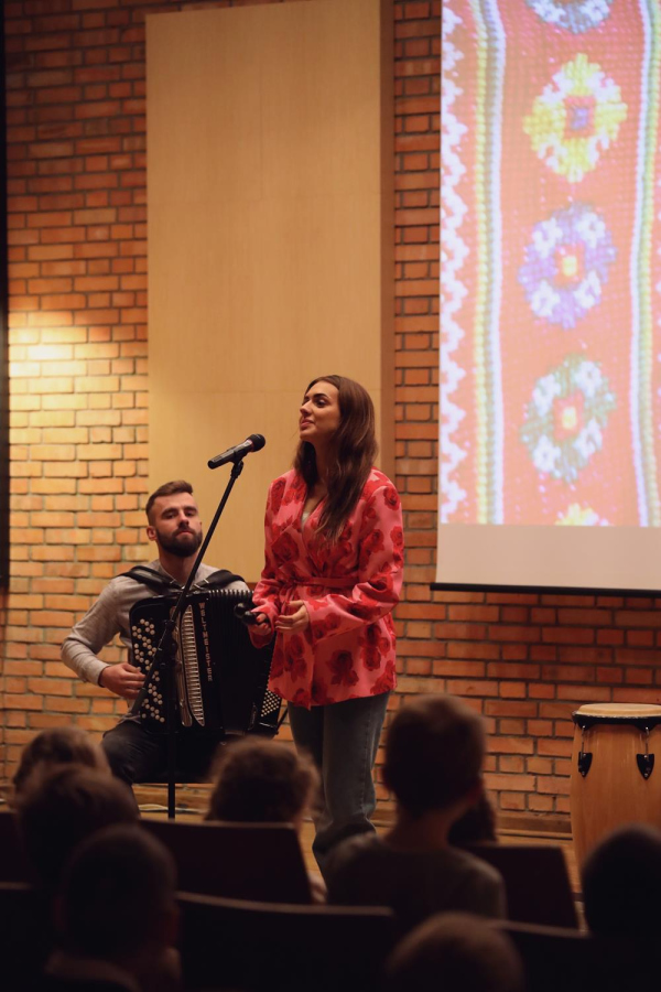 2025-11-17-20-fot -ilona-50-copy-