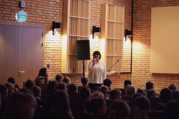 2025-11-17-20-fot -ilona-9-copy-